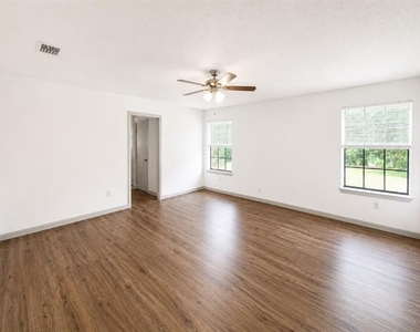 2401 Stephen Lee Drive - Photo Thumbnail 17