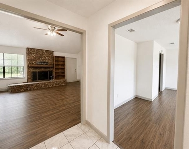 2401 Stephen Lee Drive - Photo Thumbnail 4