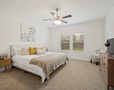 10125 Kayak Street - Photo Thumbnail 8