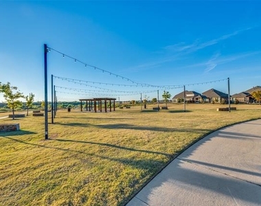10125 Kayak Street - Photo Thumbnail 32