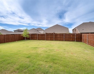 10125 Kayak Street - Photo Thumbnail 20