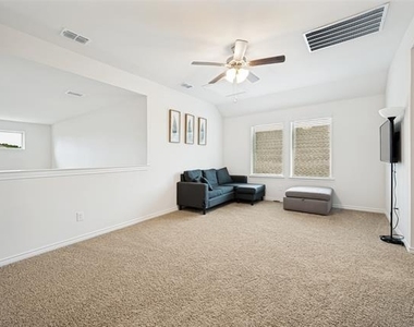 10125 Kayak Street - Photo Thumbnail 10