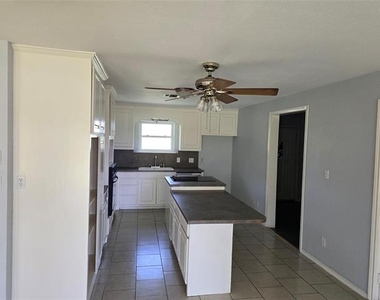 9192 County Road 423 - Photo Thumbnail 4