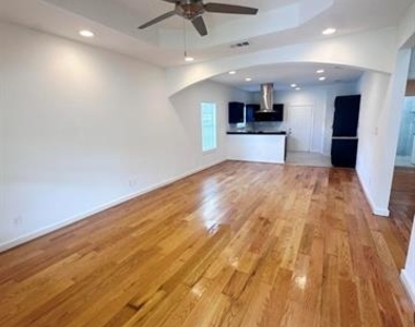 406 Lansing Street - Photo Thumbnail 5