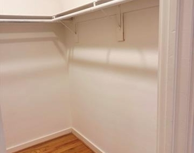 406 Lansing Street - Photo Thumbnail 2
