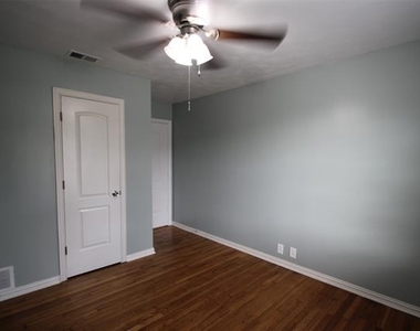 1921 Deborah Drive - Photo Thumbnail 26