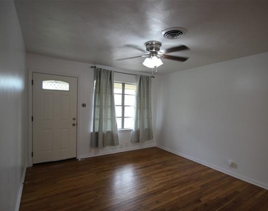 1921 Deborah Drive - Photo Thumbnail 9