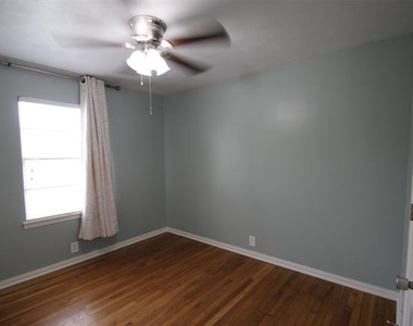 1921 Deborah Drive - Photo Thumbnail 28