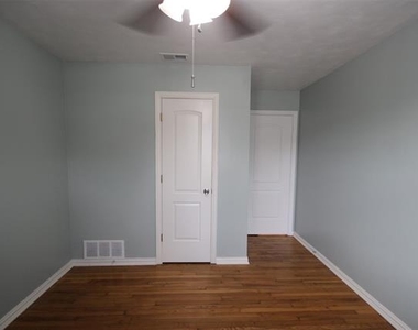 1921 Deborah Drive - Photo Thumbnail 27