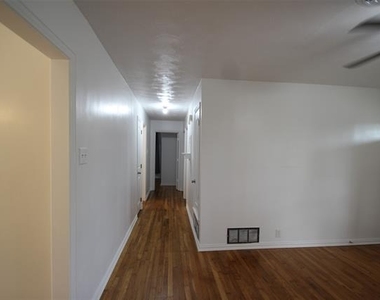 1921 Deborah Drive - Photo Thumbnail 15