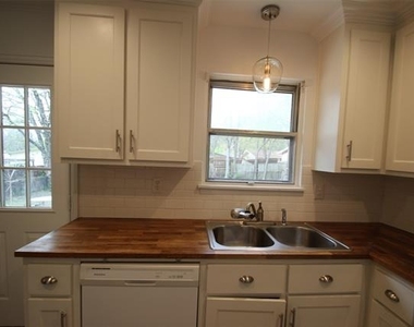1921 Deborah Drive - Photo Thumbnail 11