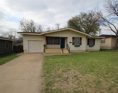 1921 Deborah Drive - Photo Thumbnail 2