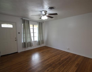 1921 Deborah Drive - Photo Thumbnail 8