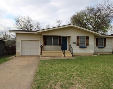 1921 Deborah Drive - Photo Thumbnail 3