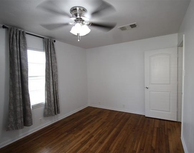 1921 Deborah Drive - Photo Thumbnail 16