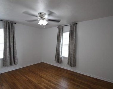 1921 Deborah Drive - Photo Thumbnail 18