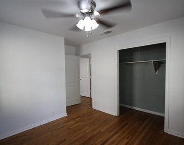 1921 Deborah Drive - Photo Thumbnail 30