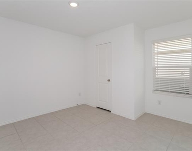 5720 Rockrose Lane - Photo Thumbnail 11