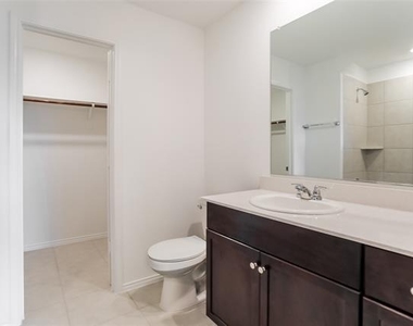 5720 Rockrose Lane - Photo Thumbnail 8