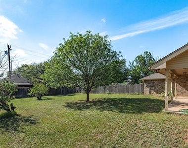 207 Locust - Photo Thumbnail 39