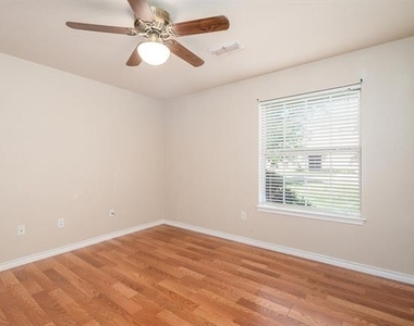 207 Locust - Photo Thumbnail 28