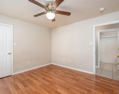 207 Locust - Photo Thumbnail 27