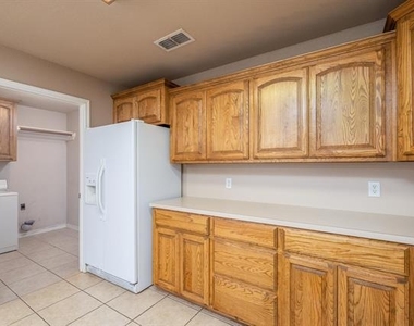 207 Locust - Photo Thumbnail 12