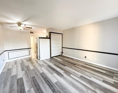 5001 Bowser Avenue - Photo Thumbnail 3