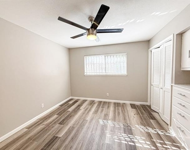 5001 Bowser Avenue - Photo Thumbnail 8