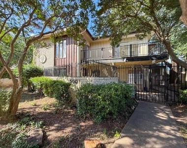 5001 Bowser Avenue - Photo Thumbnail 1