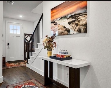 802 Resort Drive - Photo Thumbnail 4