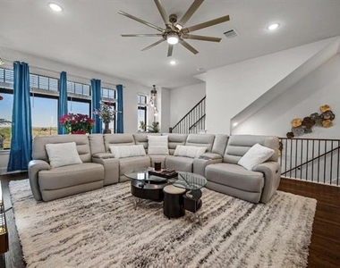802 Resort Drive - Photo Thumbnail 18