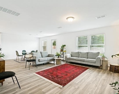 242 Lake Erie Drive - Photo Thumbnail 1