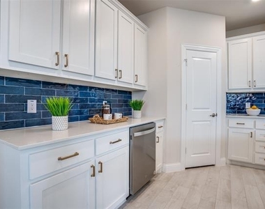 1304 Wildflower Way - Photo Thumbnail 9
