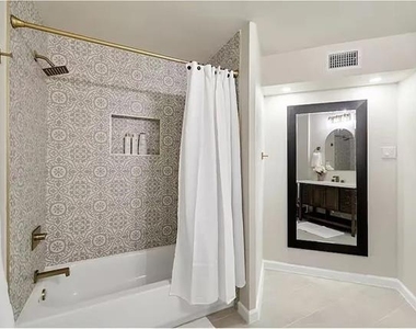 9690 Fallbrook Drive - Photo Thumbnail 20