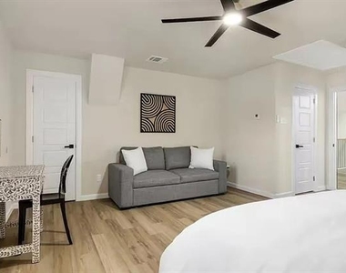 9690 Fallbrook Drive - Photo Thumbnail 23