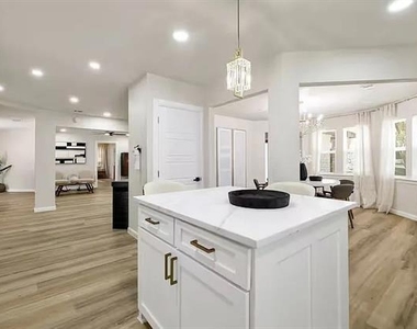 9690 Fallbrook Drive - Photo Thumbnail 6