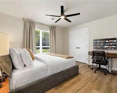 9690 Fallbrook Drive - Photo Thumbnail 15