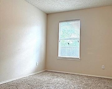 9805 Nixon Drive - Photo Thumbnail 16
