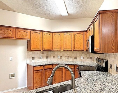9805 Nixon Drive - Photo Thumbnail 11