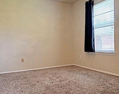 9805 Nixon Drive - Photo Thumbnail 19