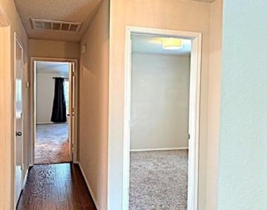 9805 Nixon Drive - Photo Thumbnail 15