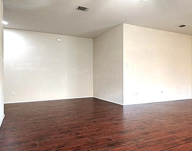 9805 Nixon Drive - Photo Thumbnail 1
