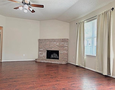9805 Nixon Drive - Photo Thumbnail 13