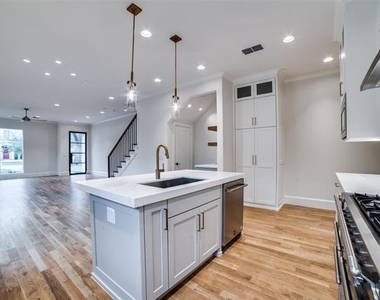 4403 Glenwick Lane - Photo Thumbnail 10
