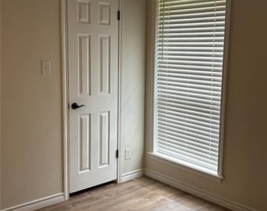 5180 Western Plains Avenue - Photo Thumbnail 14
