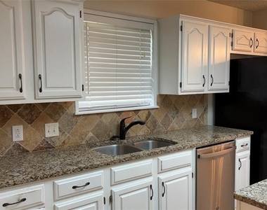 5180 Western Plains Avenue - Photo Thumbnail 7
