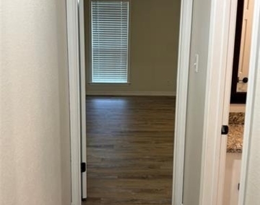 5180 Western Plains Avenue - Photo Thumbnail 15