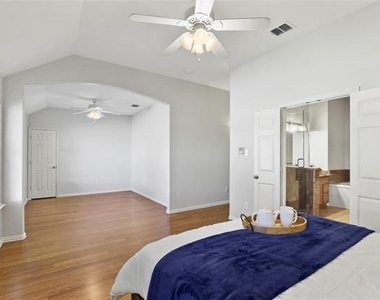 11086 Mansfield Drive - Photo Thumbnail 12