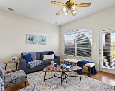 11086 Mansfield Drive - Photo Thumbnail 8